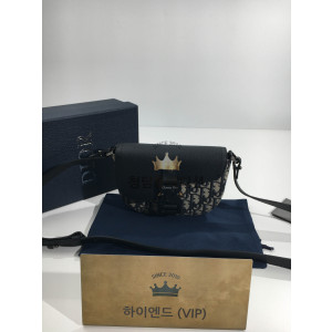 디올 새들 플랩 메신저백