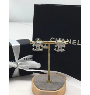 샤넬 스터드 이어링 메탈 디아만테 & 실버 크리스탈