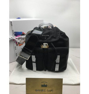 프라다 리나일론 백팩 2VZ110
