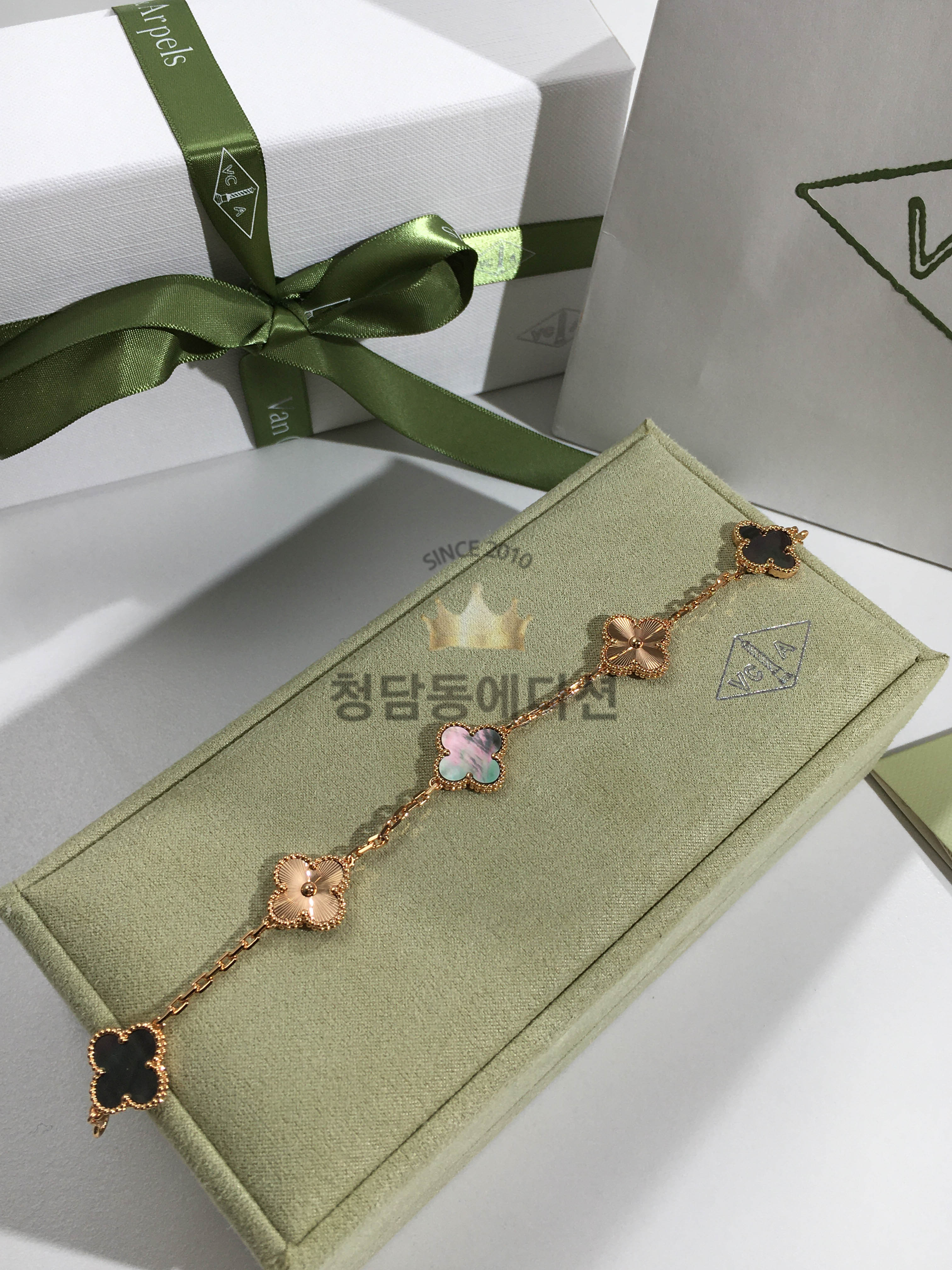 반클리프 알함브라 팔찌 (V-gold소재)