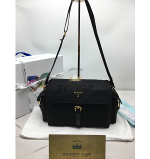 프라다 익스플로어 라지 1BD391