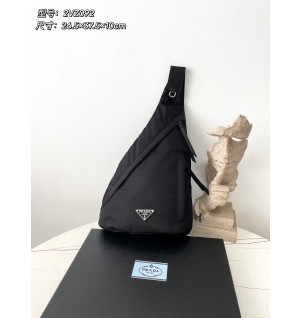 프라다 리나일론 슬링백 2VZ092