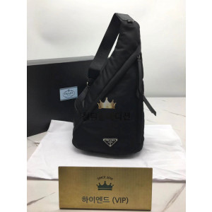 프라다 리나일론 슬링백 2VZ092