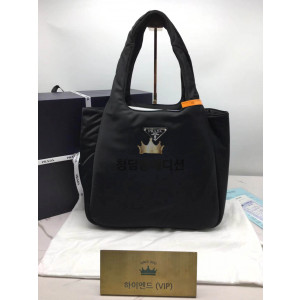 프라다 소프트 나파가죽 미디움 패딩백