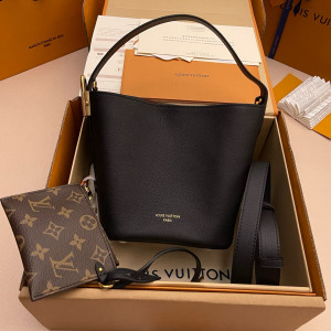루이비통 로우 키 올 인 BB 버킷 숄더백