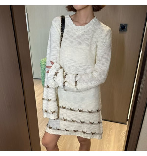 샤넬 자수 디테일 니트 원피스 (컬러 아이보리, 블랙)