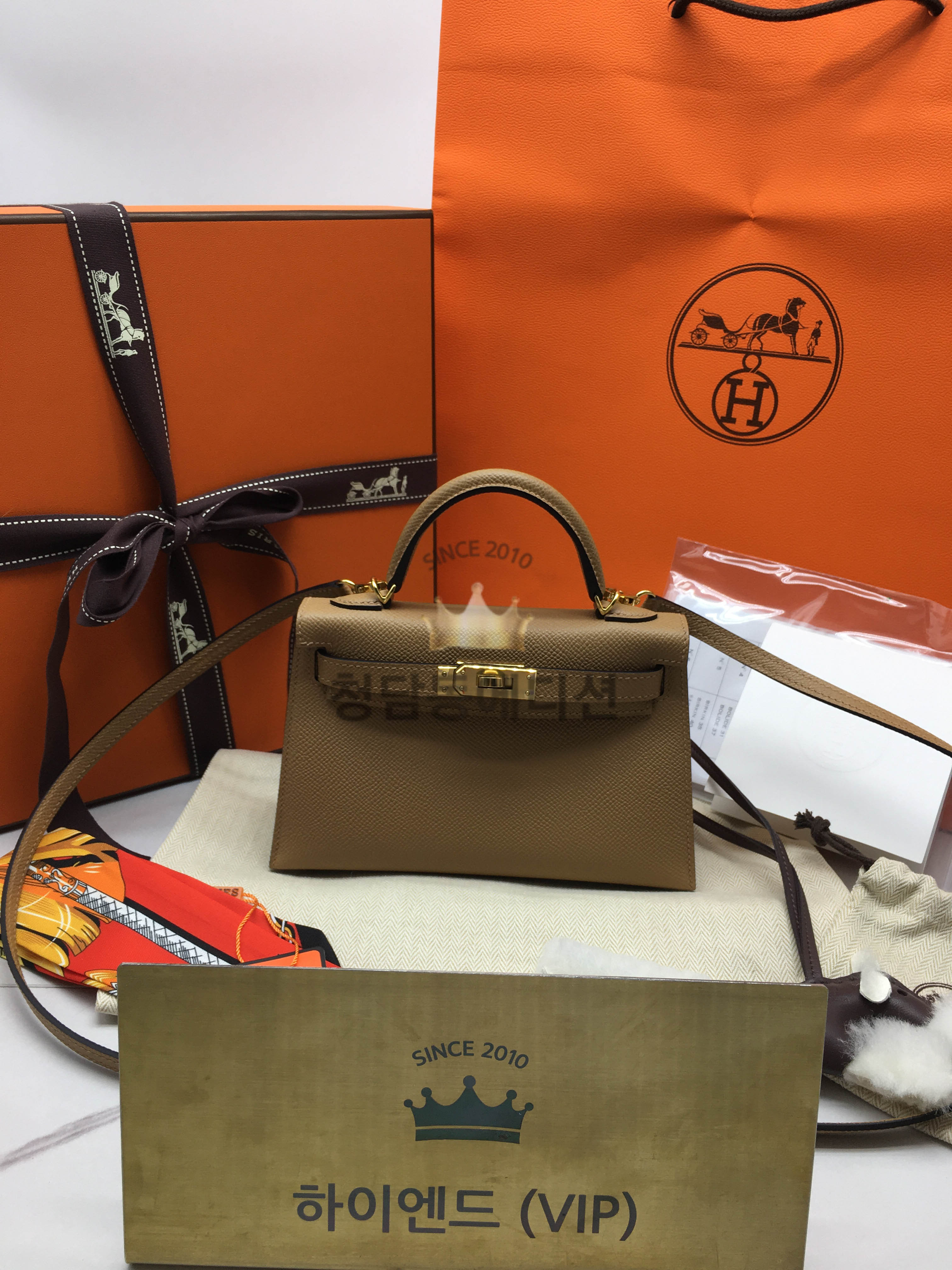 에르메스 미니 켈리백 2세대 올수공 (컬러 차이) (버클 금장)