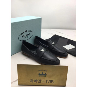 Ok(1733927033) 프라다 로퍼사이즈:250~255/40 (여성용)