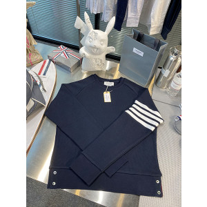 Ok(1641714581) 톰브라운 4선 맨투맨 (남녀공용) 사이즈4