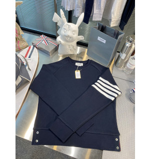 Ok(1641714581) 톰브라운 4선 맨투맨 (남녀공용) 사이즈4