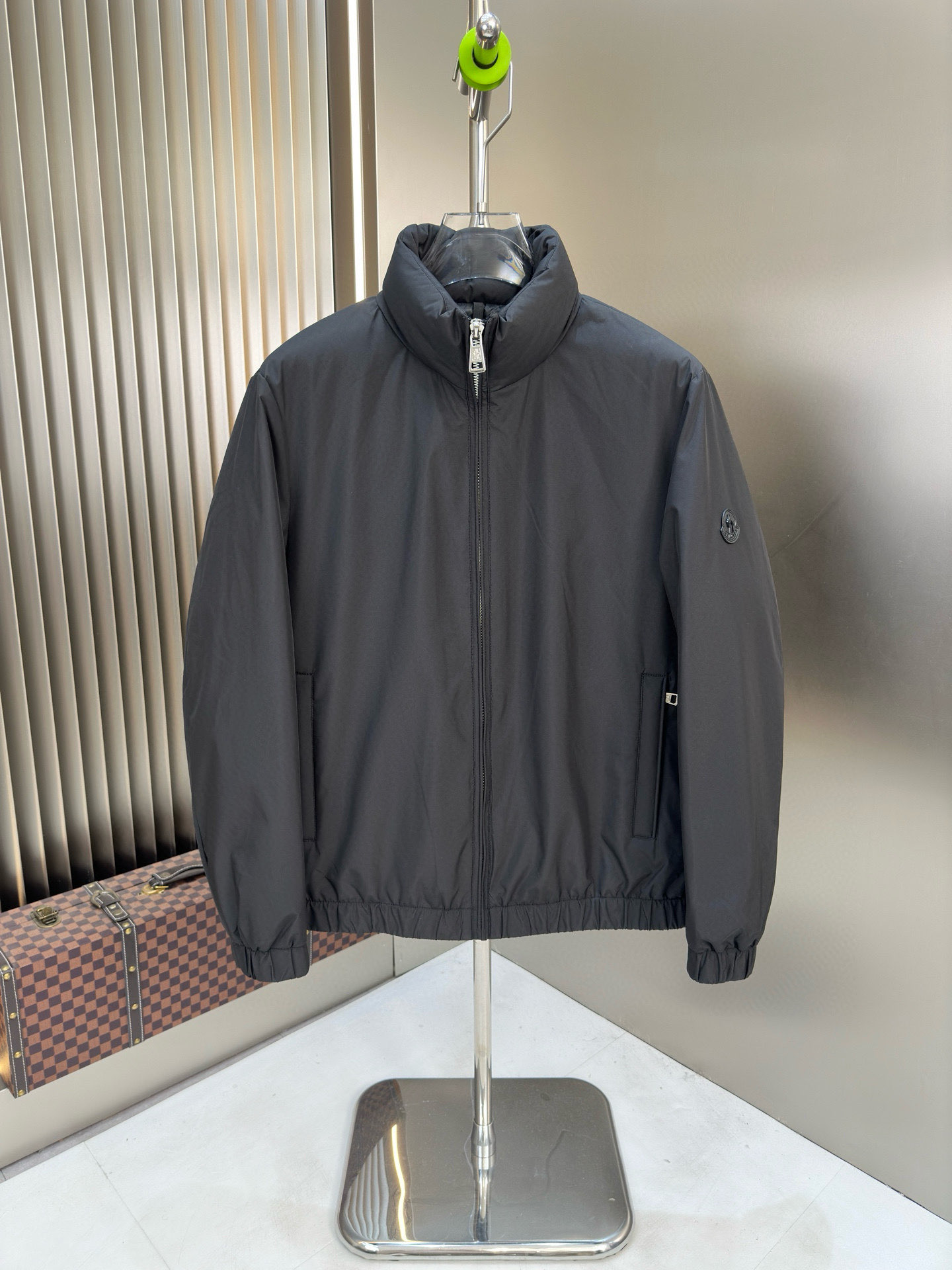 ok 몽클레어 점퍼 사이즈4