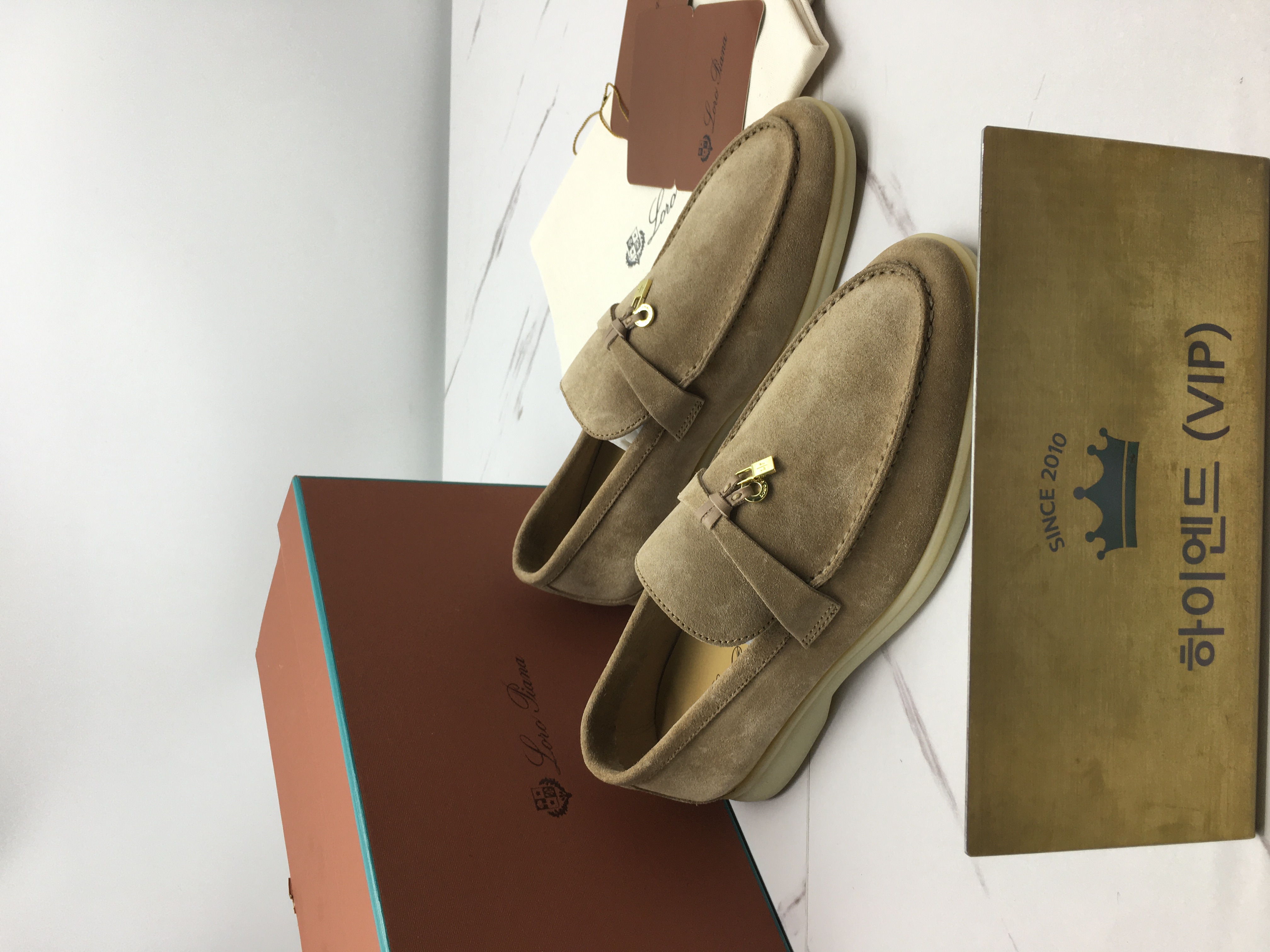 Ok(1733215851) 로로피아나 썸머워크 (남성용) 사이즈:270~275/43 (박스 파손)