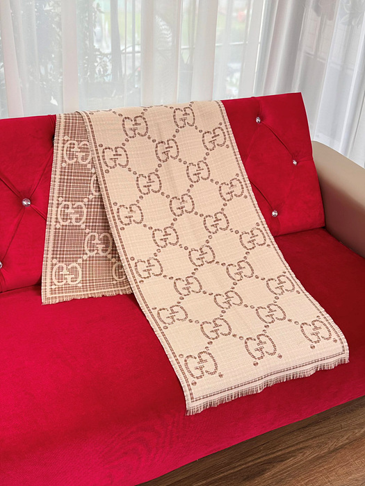 구찌 울 자카드 머플러