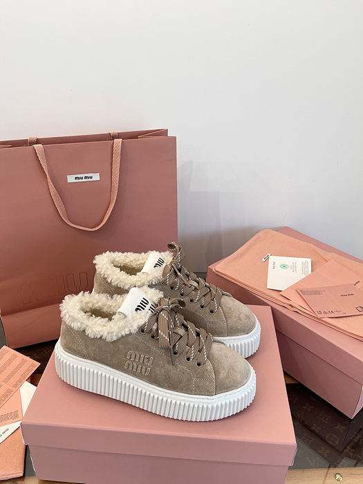 미우미우 스웨이드 시어링 스니커즈