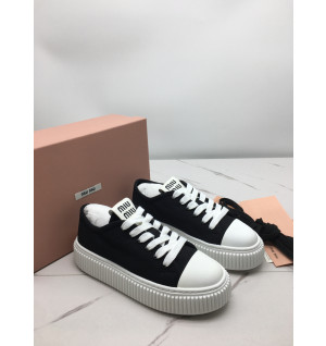 Ok (1688642939) 미우미우 스니커즈 사이즈:240/38