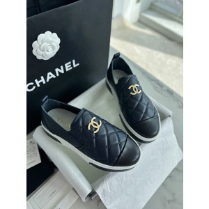 샤넬 퀼팅 슬립 온