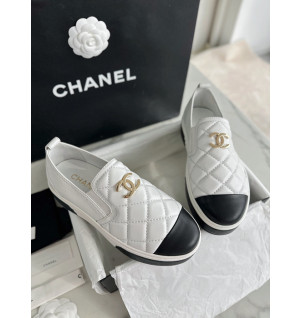 샤넬 퀼팅 슬립 온