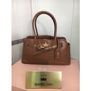 미우미우 아방뛰르 나파 가죽 라지 백 (컬러 오크)