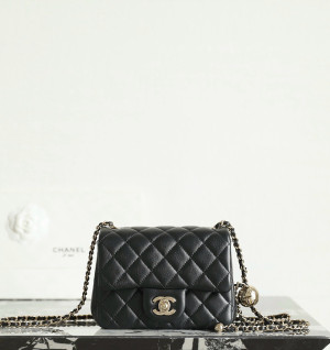 샤넬 25K 라이트 골드볼 쁘띠삭 플랩백