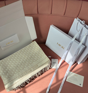 디올 로고 캐시미어 머플러