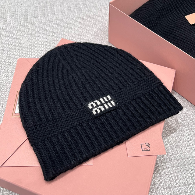 미우미우 로고 니트 비니 / 장갑 / 머플러