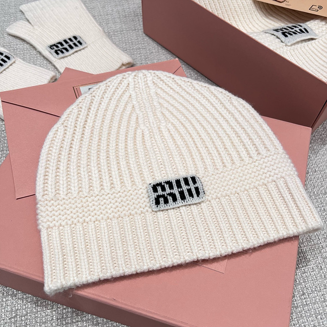 미우미우 로고 니트 비니 / 장갑 / 머플러