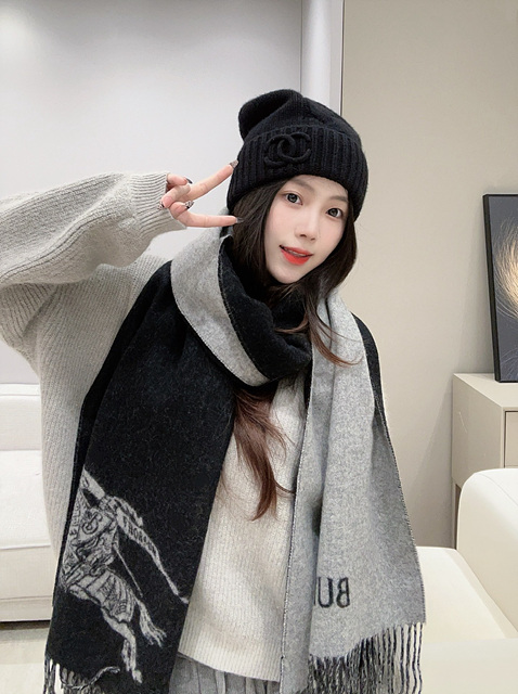 샤넬 케이블 니트 CC 로고 비니 (컬러 블랙, 레드)