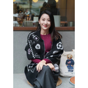 샤넬 모티브 머플러