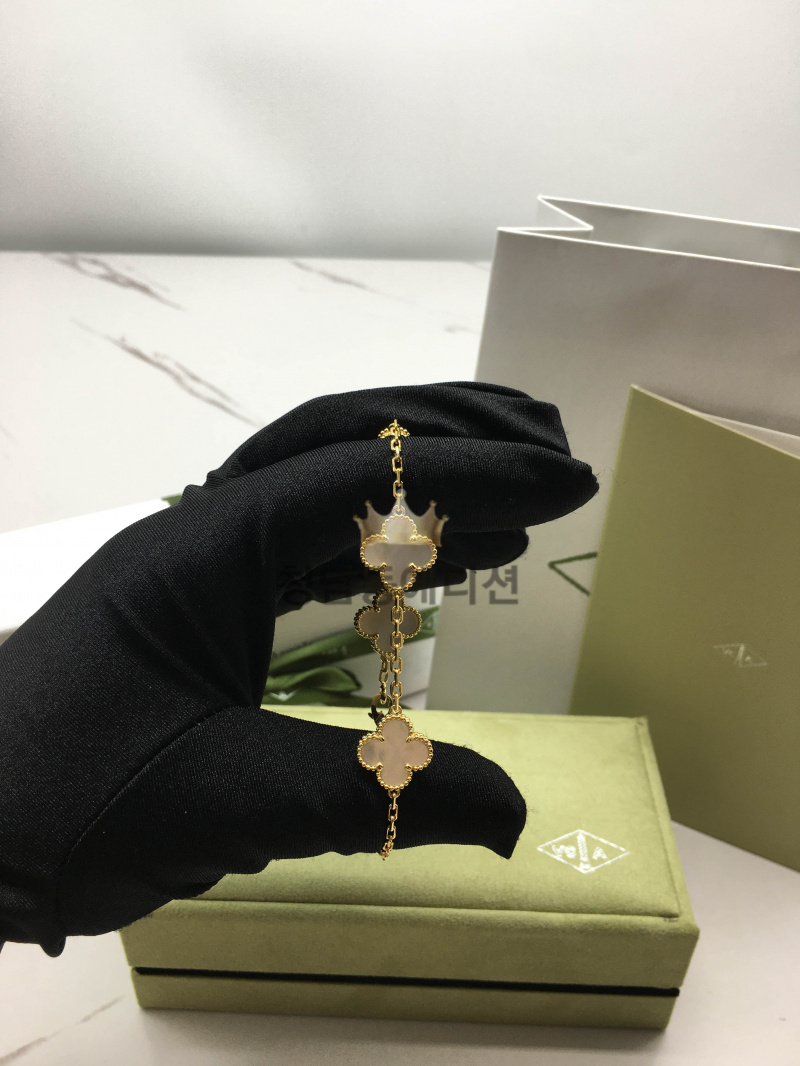 ok (1651891172) 반클리프 알함브라 팔찌