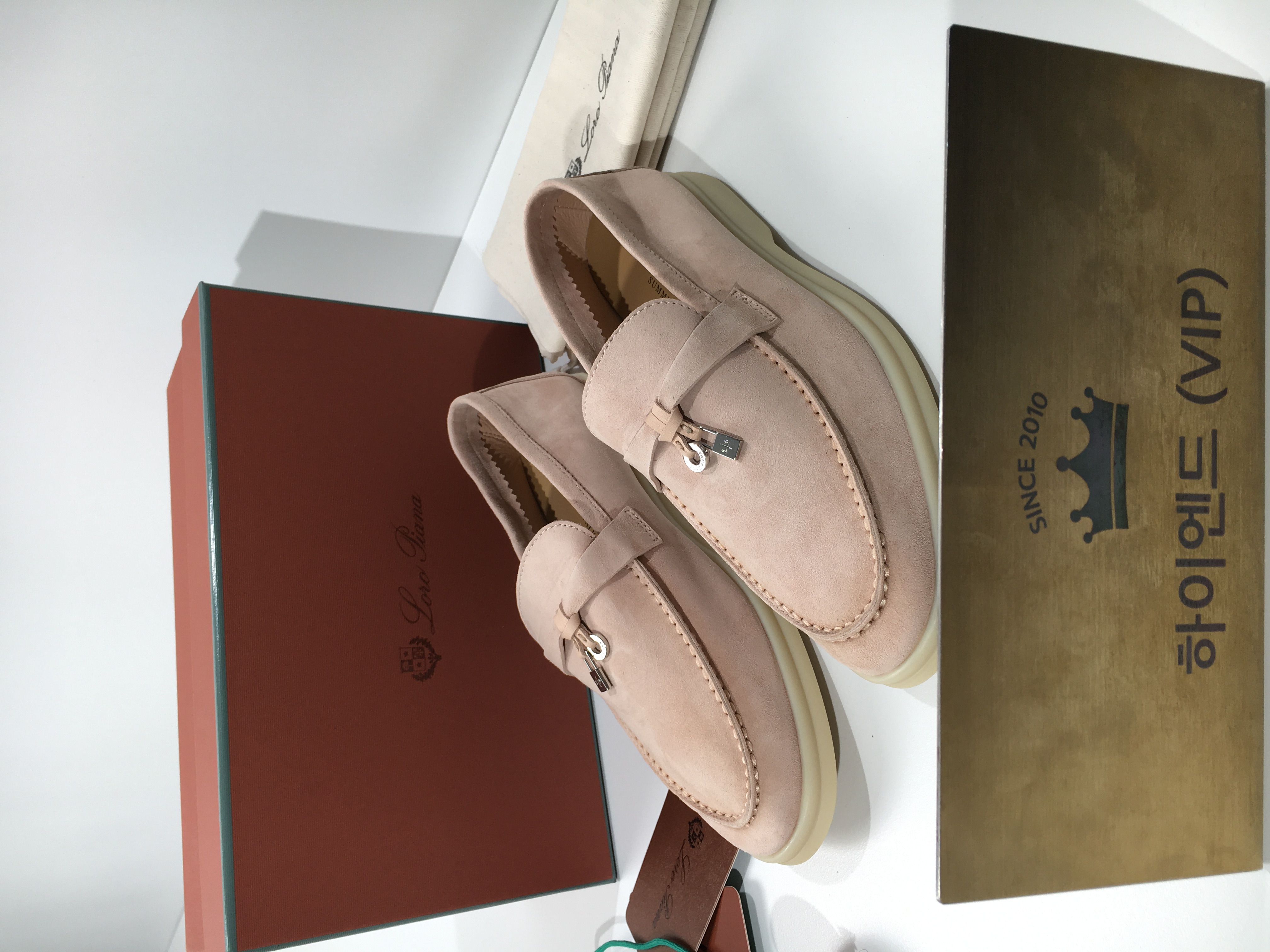 ok(1654686860) 로로피아나 썸머워크 금장 (컬러 핑크샌드) 사이즈(여성):240/38