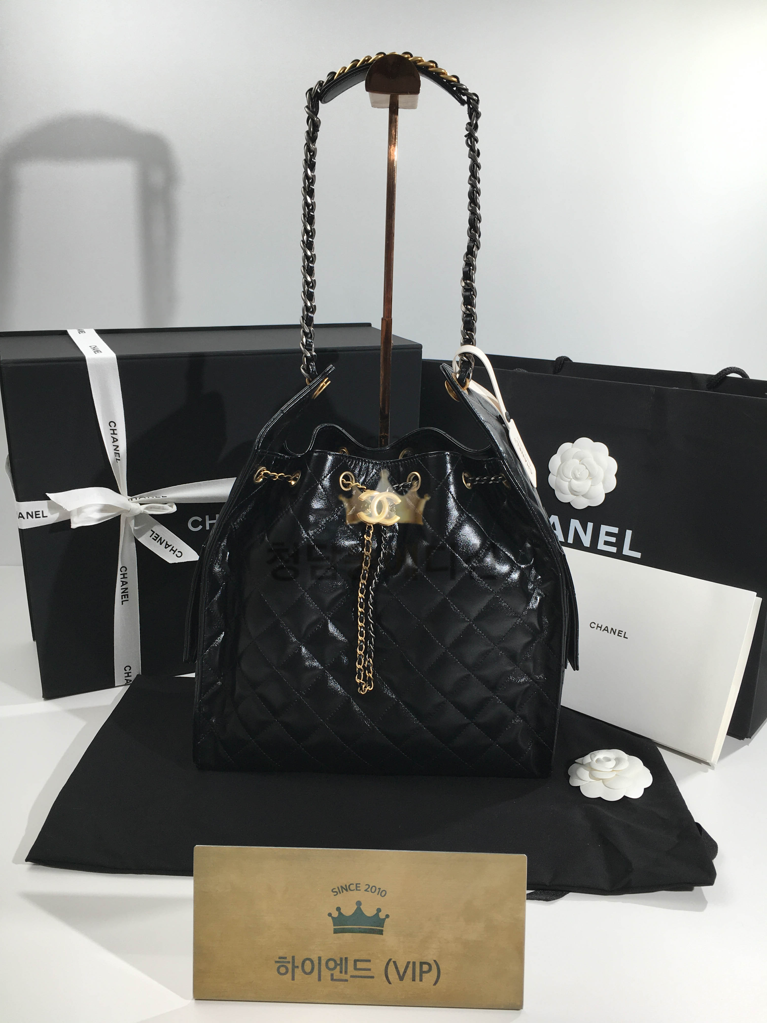 샤넬 25B 크루즈 뉴 호보백그레인드 카프스킨 미디움 (블랙 체인) (25백)