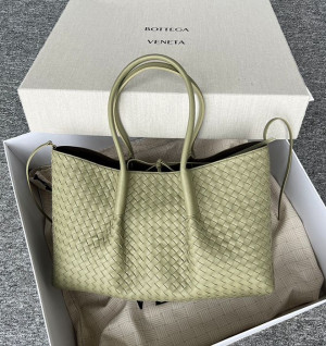 보테가베네타 피나코테카 백 미디움 817116