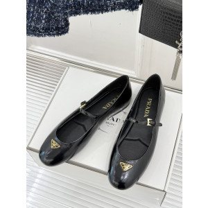 프라다 삼각로고 메리제인 페이턴트 레더 발레리나 플랫 슈즈 1F793N