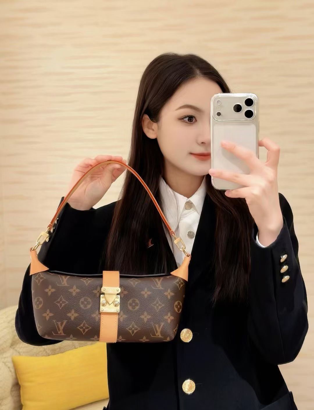 루이비통 포쉐트 미아 모노그램 여성 숄더백 M26191