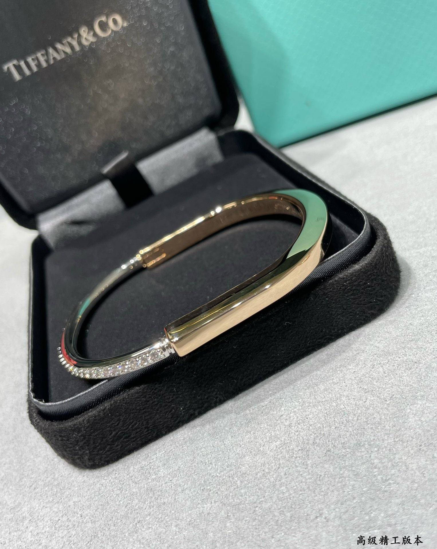 티파니 락 팔찌