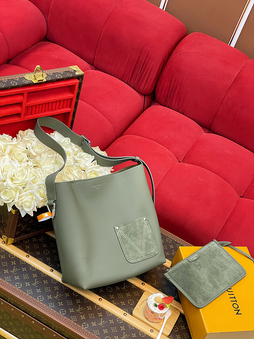 루이비통 베르소 호보백 M27022