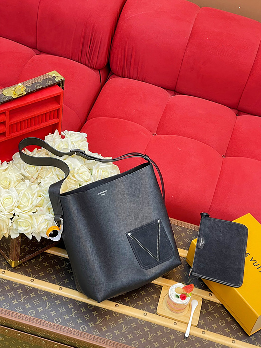 루이비통 베르소 호보백 M27022