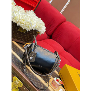 루이비통 익스프레스 PM M27920 (컬러 오일 왁스 블랙)