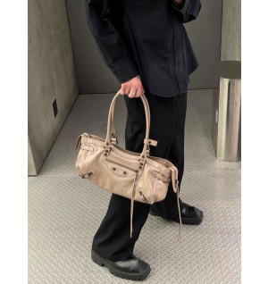 발렌시아가 르 시티 백 이스트 웨스트